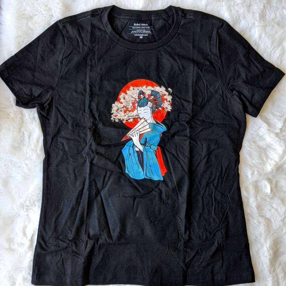 Graphic tee